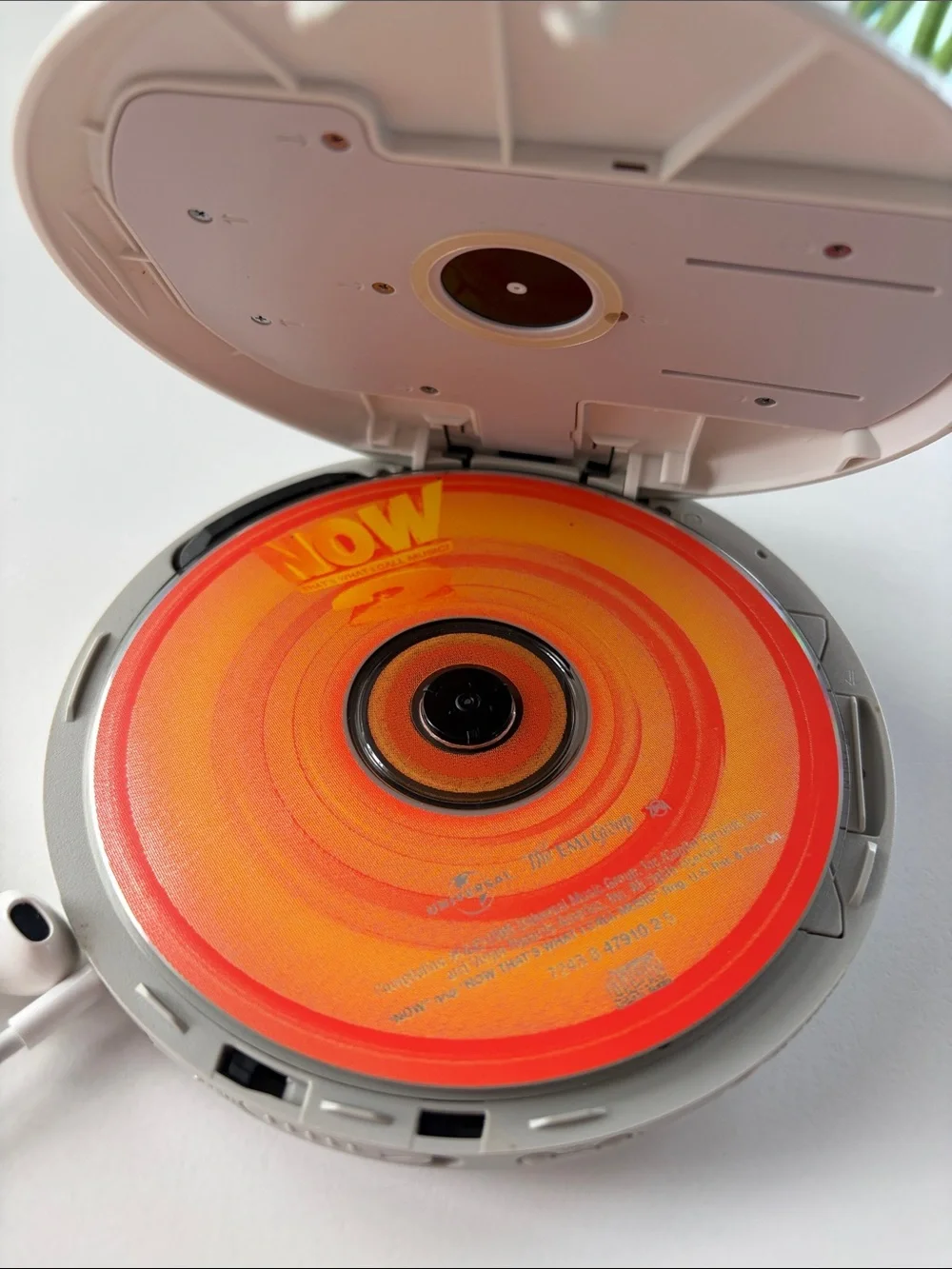 Sony Walkman D-NE309 portable CD Player
